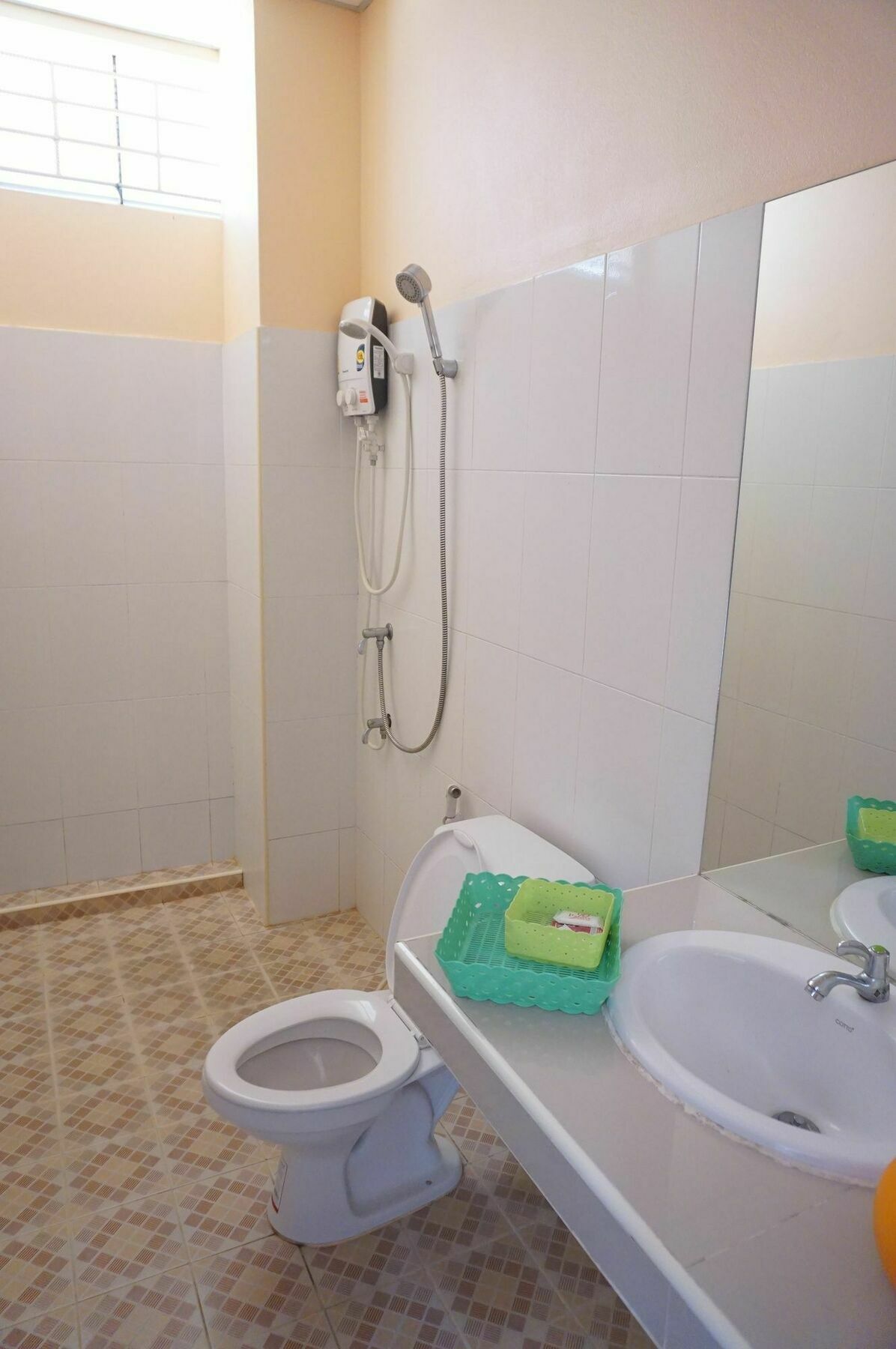 Jirasin Hotel & Apartment Ранонг Екстер'єр фото