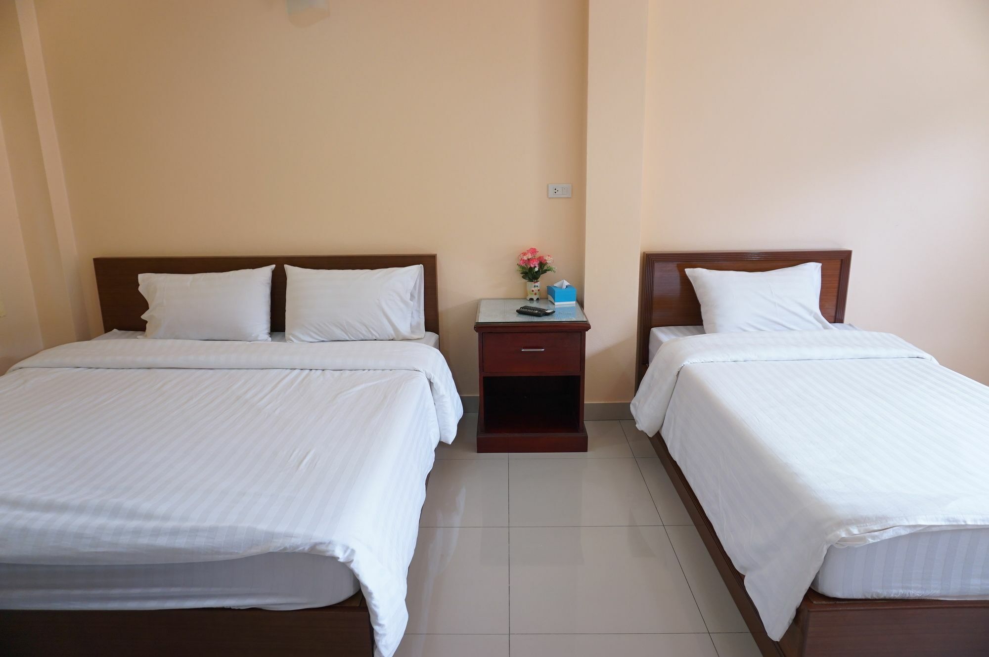 Jirasin Hotel & Apartment Ранонг Екстер'єр фото