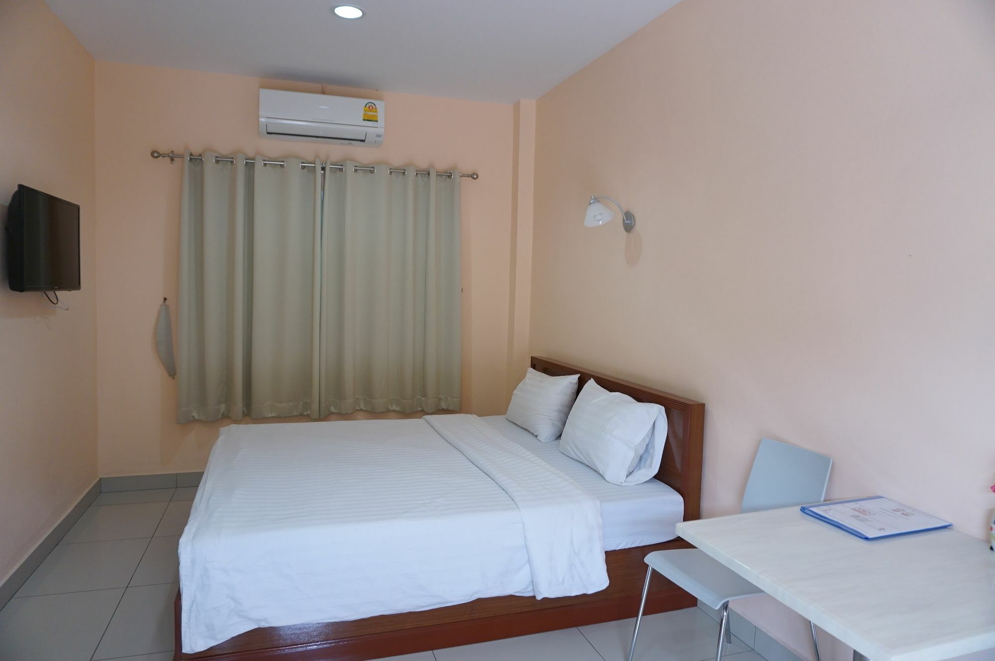 Jirasin Hotel & Apartment Ранонг Екстер'єр фото